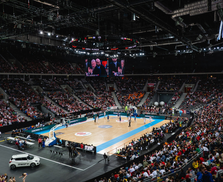 Spotkanie Polska - Izrael w ramach kwalifikacji do EuroBasketu 2021 w Arenie Gliwice oglądało w 2020 r. aż 12043 kibiców! To rekord frekwencji na meczu koszykówki w naszym kraju. Fot. Michał Buksa