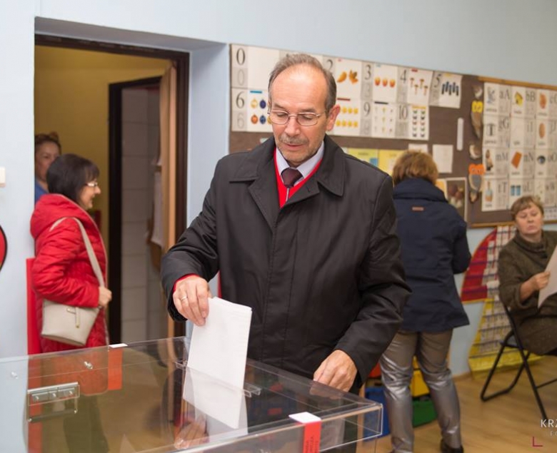 Wygrany wyborów - nowy burmistrz Sośnicowic Leszek Kołodziej.
