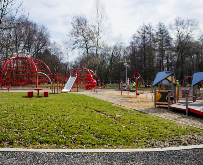 Plac zabaw w parku Chrobrego.
Fot. Michał Buksa
