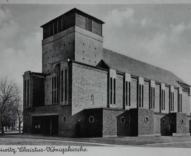 Najbardziej prestiżowymi budowlami Kobana były kościoły. Na zdjęciu: kościół Chrystusa Króla ok 1935 r.