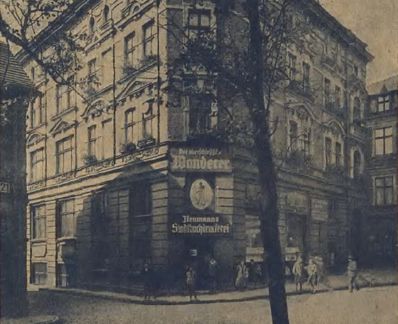 Na rogu dzisiejszych Kaczyńca i przy Raciborskiej Bramie znajdowała się siedziba drukarni i gazety OSW. Budynek już nie istnieje.